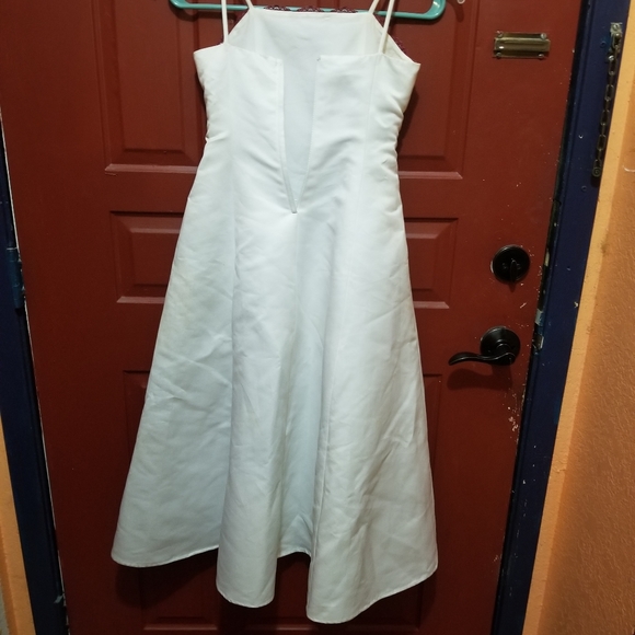 Size 8 David's bridal strapless wedding dress - Picture 3 of 3